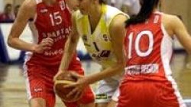 Kanarya Şampiyona Direnemedi: 100 -76