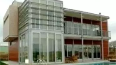 Orası Çok Uzak Oturamayız
