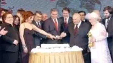 Siyaset ve Magazin Dünyası Ödül Töreninde Buluştu