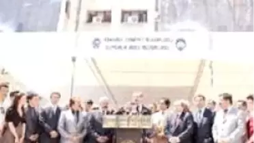 Sanatçılara Kızan Cerrah Bu Sefer Mutlu