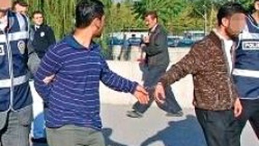Sahte İzin Belgesi Çetesi Polise Takıldı