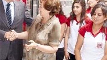 Bekçi Bile Maaşından Yardım Etti Mercedes, 907 Kız Öğrenciye Uzandı