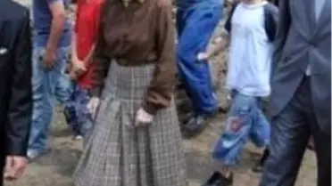 Çizmelerini Giydi Meydanlara İndi