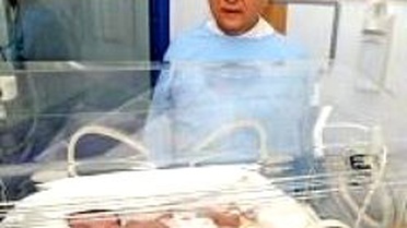 Bedirhan'ın Minik Kalbine Bakıyorlar