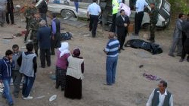 Düğün Minübüsü Şarampole Uçtu: 8 Ölü
