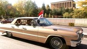 Efsane Arabalarla Ata'nın Huzurunda