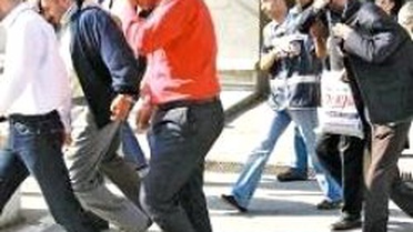 Otomobil Kaçakçısı 9 Kişi Gözaltında