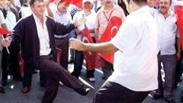 'Korsan'a Karşı Kolbastılı Eylem