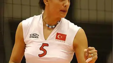 Tesettürü Çıkardı Sahalara Döndü