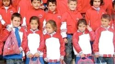 Polatlı Ticaret Borsası'ndan 715 Öğrenciye Giyim Yardımı