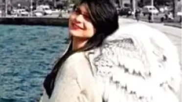 Melek Kızının Anılarını Arıyor