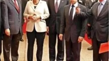 AB'den Atina'ya 'Can Simidi' Geldi Almanya 'Kurallara Uyun' Şartı Koştu