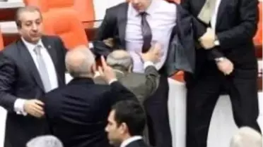 Kavgacı Vekillere Oyuncak