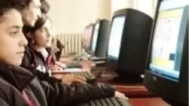 Üç Kişiden Biri Online Oynuyor