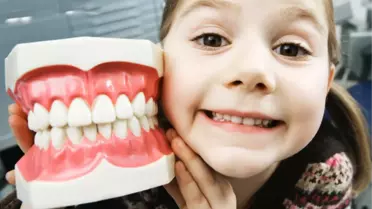 Çocuklarda Diş Çürümesini Engelleyen Fissür Örtücüler