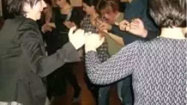 Maçta Taşlar Uçuştu Kadınlar Halayda Buluştu