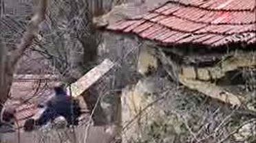 Zabıtaların 'Tahta'Lı Yıkımında Çatı Çöktü, 4 Zabıta Yaralan