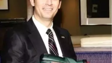 Şehirli Bekâr Kadın Eski Eşi Aramıyor