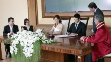 Armi, Utku ile Tezer'in Evlenmesine Engel Olamıyor