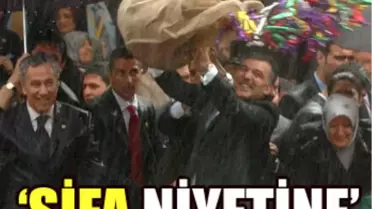Cumhurbaşkanı Gül, Yağmur Altında Mesir Saçtı