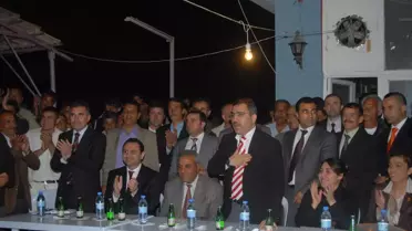 ‘Romanlardan Başkan Çelikcan’a Çoşkulu Karşılama’ 
 
