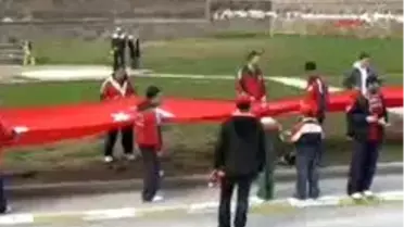 Bitlis'Te Polis-Halk Birlikte Yürüdü