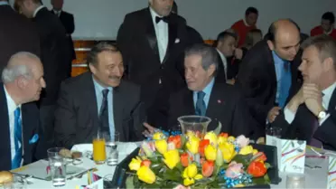 UEFA Heyeti Onuruna Yemek...