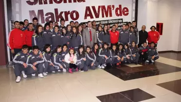 Makro Market Oscar Sinemasından Milli Takıma Sinema Dopingi