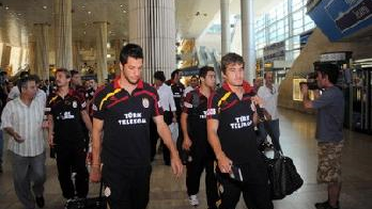 Galatasaray İzmir'e Özgener'le Geldi