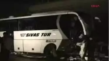 Eskişehir - Lise Öğrencilerini Taşıyan Otobüs Köprüden Yuvar