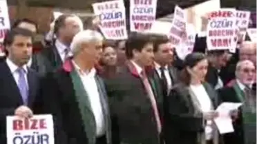 Özbek'e Ödül Protestosu