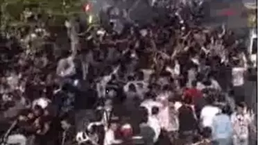 Beşiktaş Taraftarından Takımlarına Meşaleli Moral