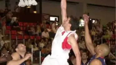 Efes Pilsen, Erdemir'i 87-78 Yendi