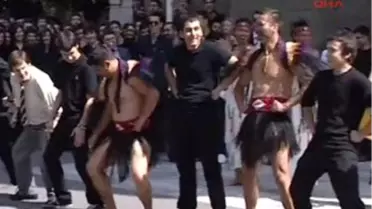 'Haka Dansı'na Lisesiler de Eşlik Edince