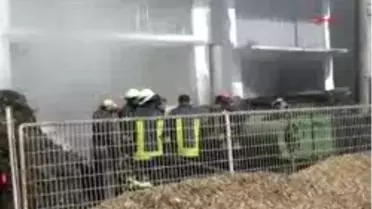 Çorlu´Da Bulunan Küspe Fabrikasındaki Yangın Paniğe Yol Açtı