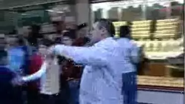 Bağcılar'Da Altın Satıcılarına Kapkaç Şoku: 3 Kilo Altını Ça