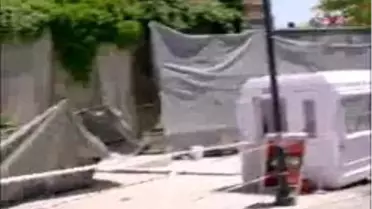 Başkonsolosluk Duvarı İşçilerin Üzerine Devrildi