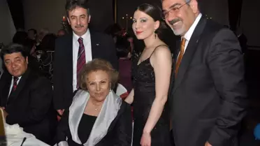 Kolej Mezunlarını Ünlü Sanatçı Tuğba Coşturdu

