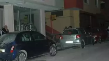 Meşaleyle 6 Aracı Kundaklamak İstediler