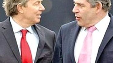 Gordon Brown İstifa Etti