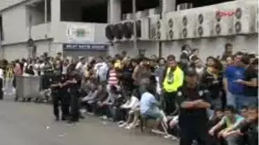 Kadıköy'de Bilet İzdihamı