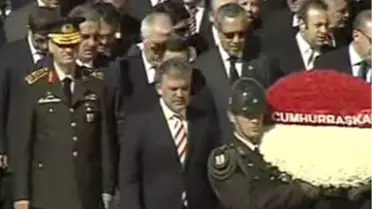 Devlet Anıtkabir'i Ziyaret Etti
