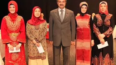 Gesmek’te Yöresel Yemekler Ve Tatlılar Yarıştı