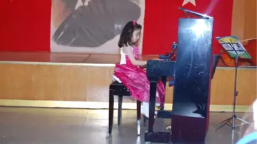 GKV’li Piyanistler Schubert, Beethoven Ve Mozart’ı Seslendirdi