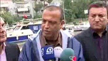 Vatandaşları Uyarırken Dengesini Kaybedip Dereye Düşmüş
