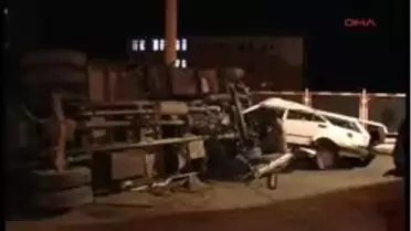 Kavşağa Hatalı Giren Otomobile Kamyon Çarptı: 2 Ölü, 1 Yaralı
Kavşağa Hatalı Giren Otomobile Kamyon Çarptı: 2 Ölü, 1 Yaralı