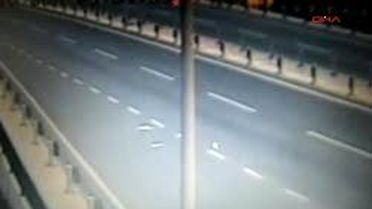 (Özel) Motorsiklet Kazasında Ölen Kadının Düşmesi Güvenlik Kamerasında....