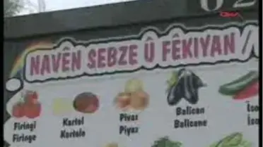 Diyarbakır - Ekgsebze Ve Meyvelerin Kürtçe, Zazaca İsimleri Bilboardlarda