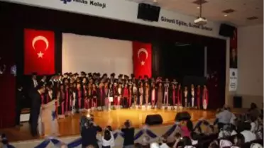 İhlas Koleji Evlatlarını Mezun Etmenin Sevincini Yaşadı