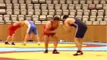 Büyükler Serbest Güreş Türkiye Şampiyonası Başladı